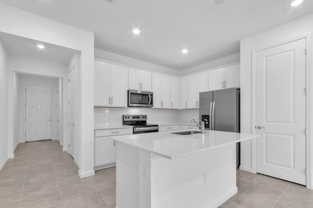 En Renta: $2,700 (3 camas, 2 baños, 1550 Pies cuadrados)