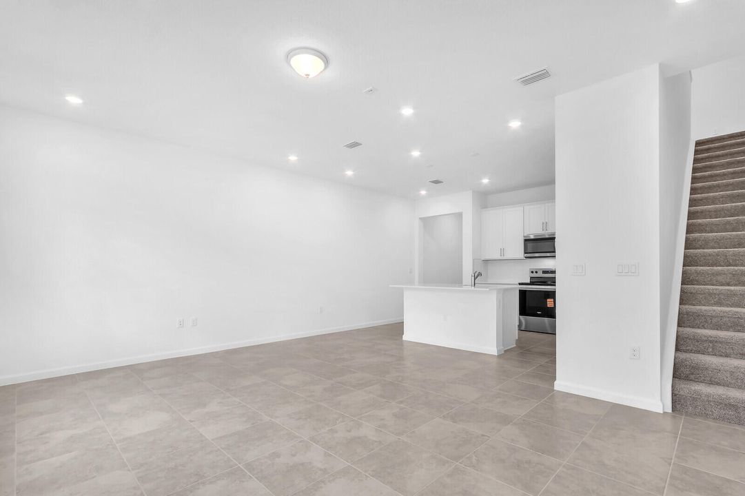 En Renta: $2,700 (3 camas, 2 baños, 1550 Pies cuadrados)