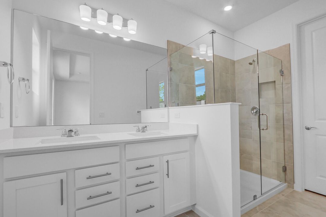 En Renta: $2,700 (3 camas, 2 baños, 1550 Pies cuadrados)