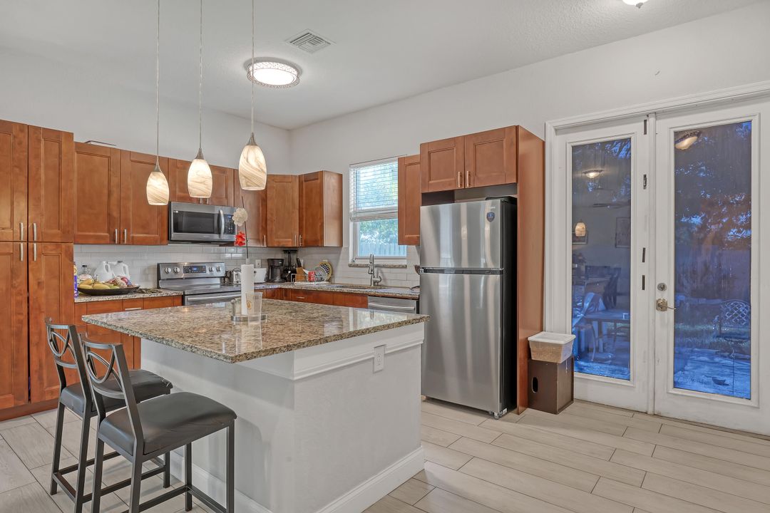 For Sale: $515,000 (3 beds, 2 baths, 2019 Square Feet)