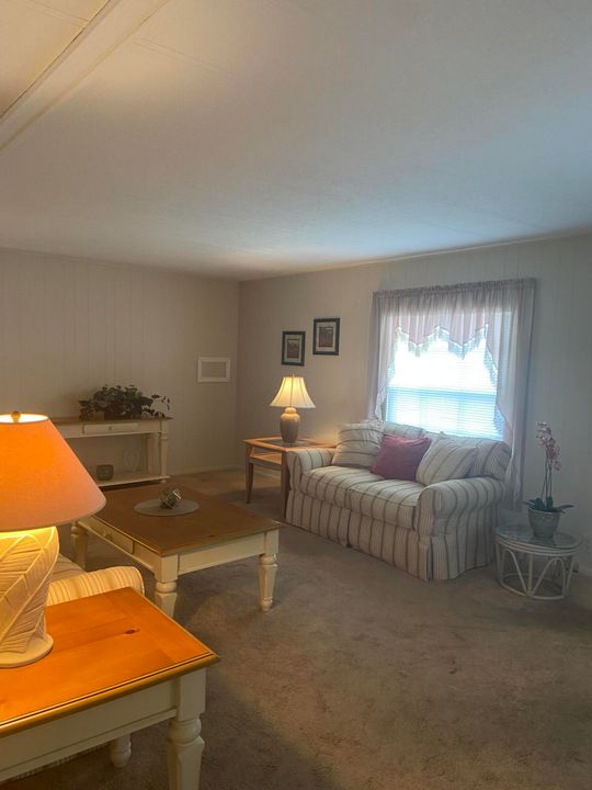 待售: $32,000 (2 贝兹, 2 浴室, 1080 平方英尺)