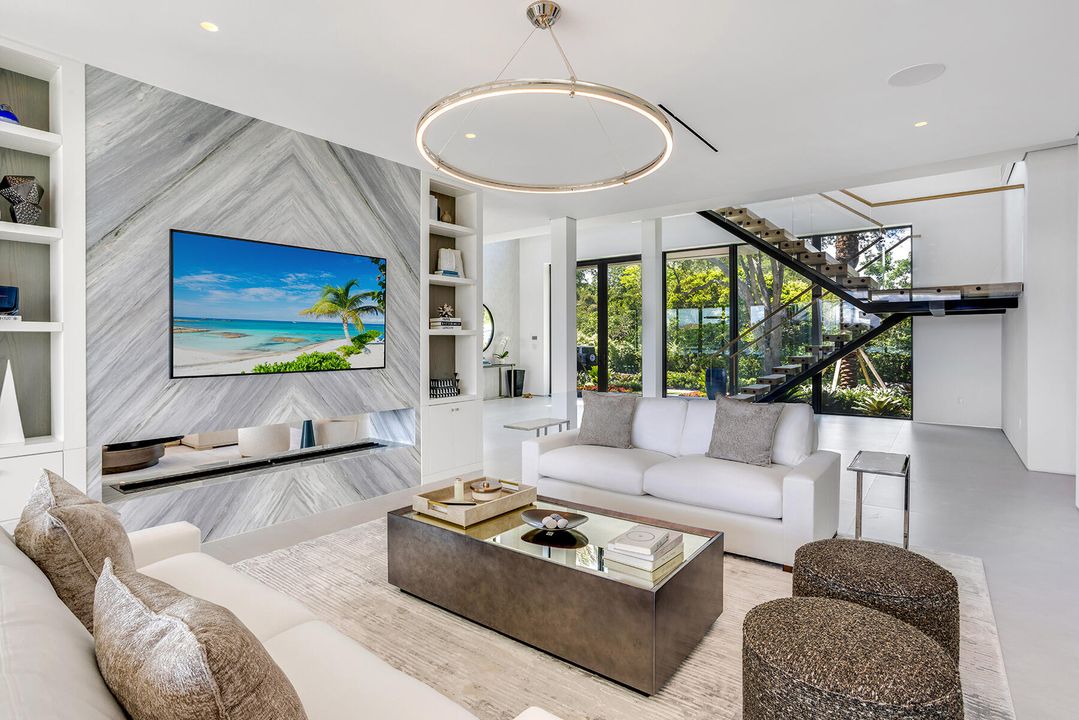 For Sale: $21,000,000 (7 beds, 8 baths, 7631 Square Feet)