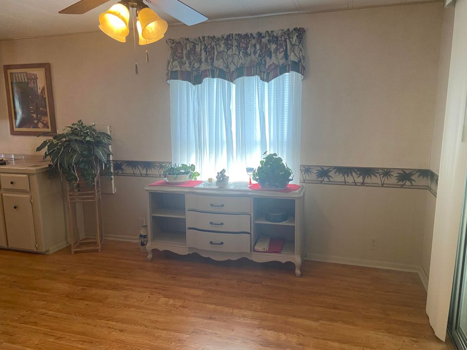 待售: $32,000 (2 贝兹, 2 浴室, 1080 平方英尺)