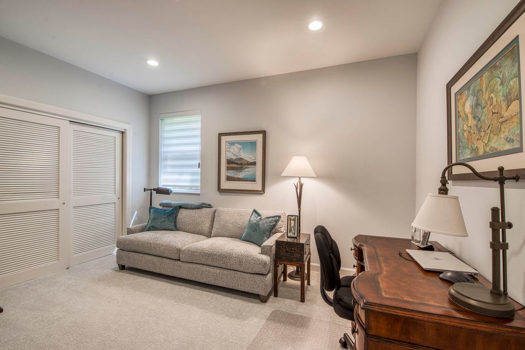 合同活跃: $2,400,000 (3 贝兹, 3 浴室, 3055 平方英尺)