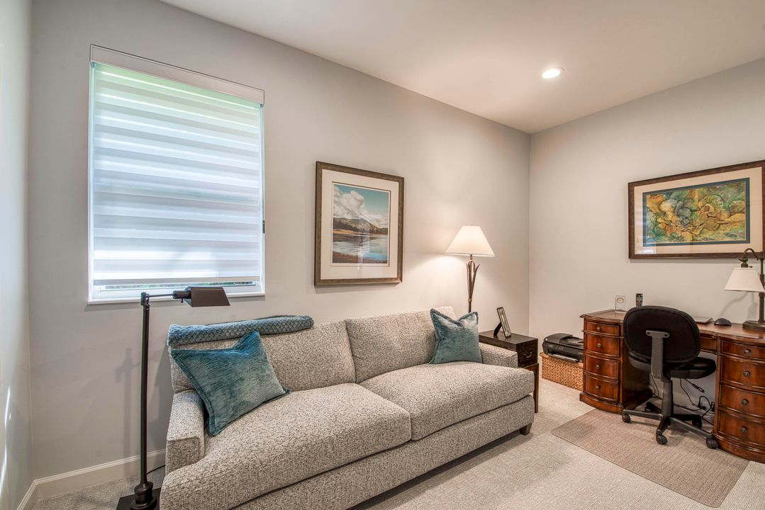 合同活跃: $2,400,000 (3 贝兹, 3 浴室, 3055 平方英尺)