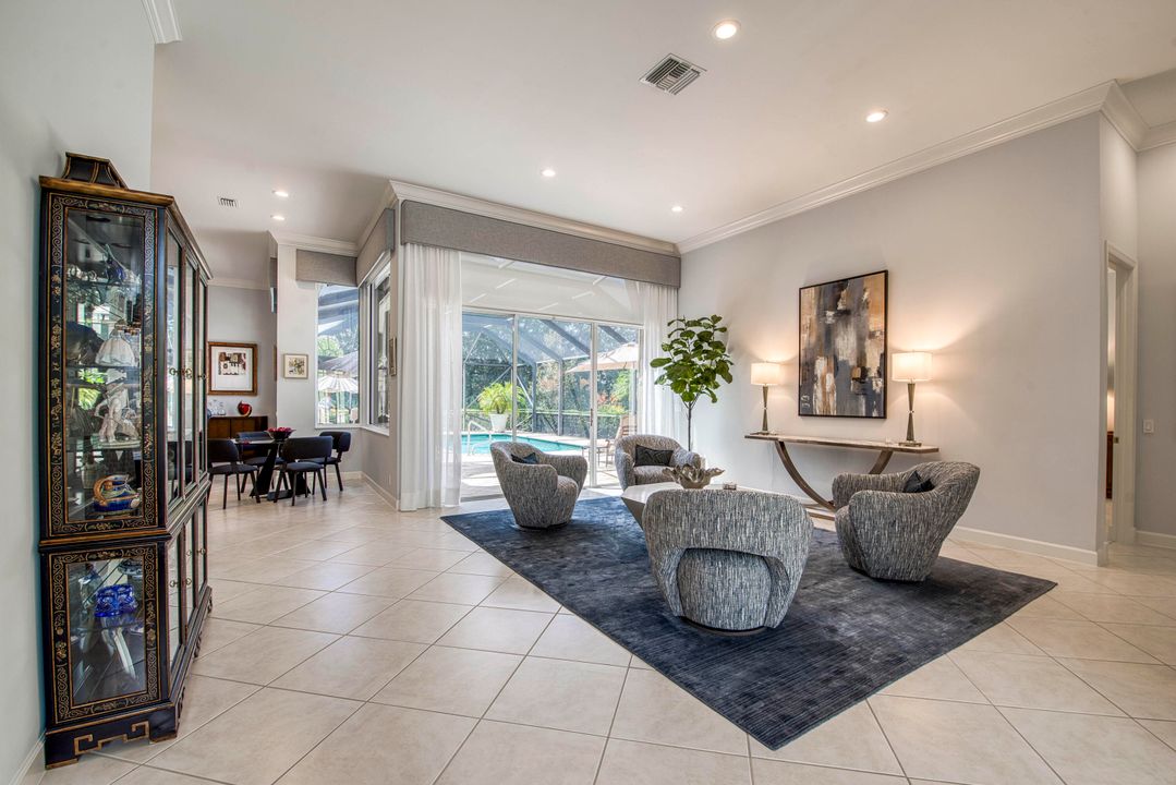 合同活跃: $2,400,000 (3 贝兹, 3 浴室, 3055 平方英尺)