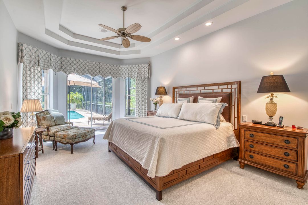 合同活跃: $2,400,000 (3 贝兹, 3 浴室, 3055 平方英尺)