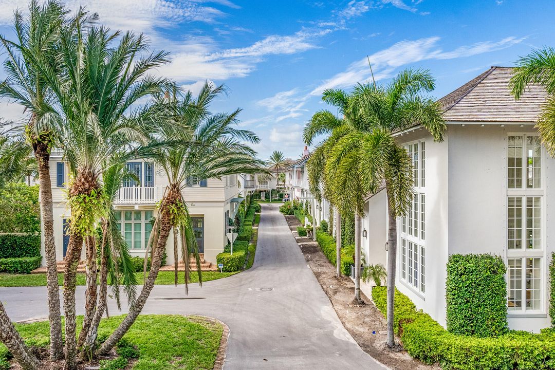 For Sale: $3,995,000 (4 beds, 4 baths, 3184 Square Feet)