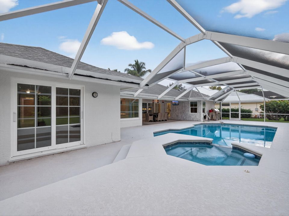 Active With Contract: $925,000 (4 beds, 3 baths, 2623 Square Feet)