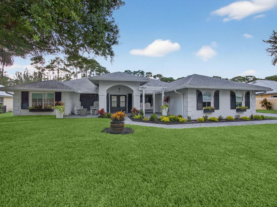 Active With Contract: $925,000 (4 beds, 3 baths, 2623 Square Feet)