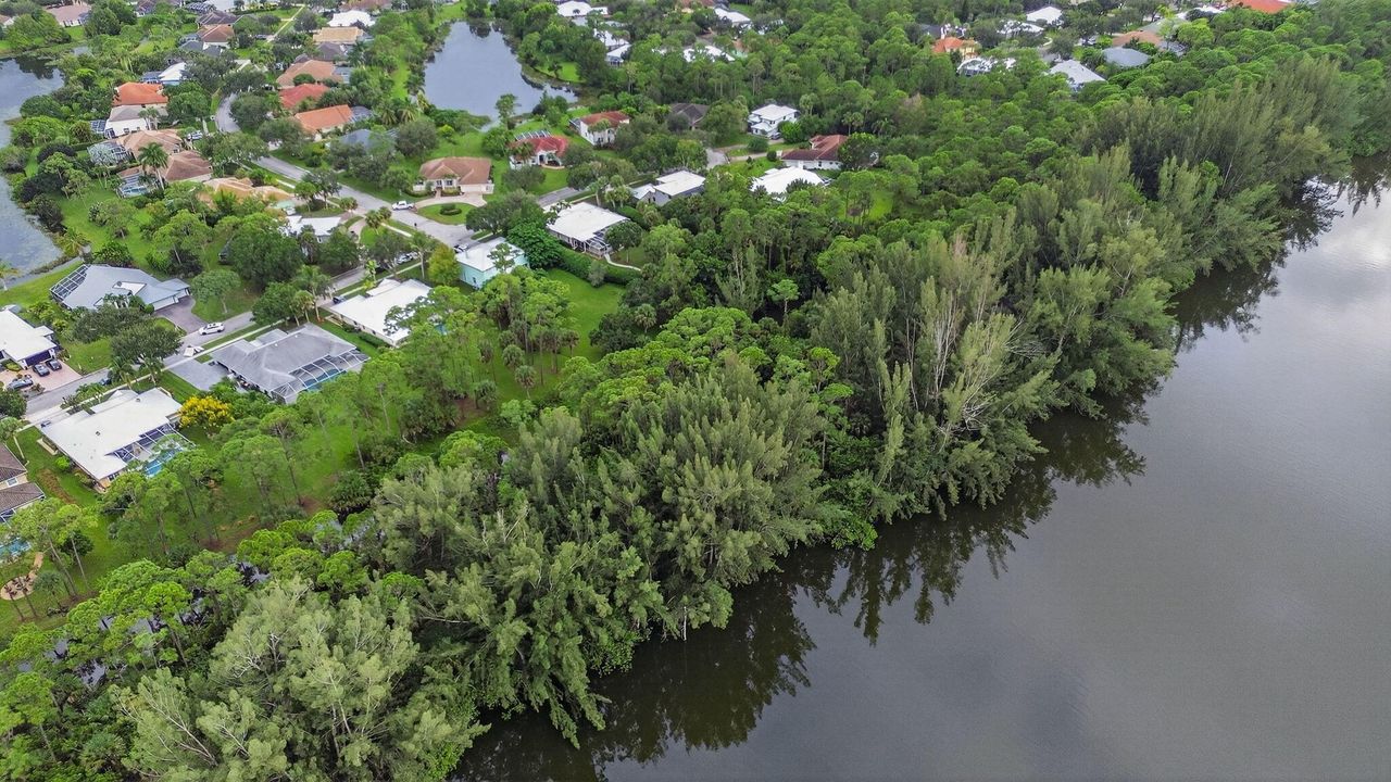 Active With Contract: $925,000 (4 beds, 3 baths, 2623 Square Feet)