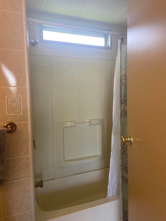 待售: $32,000 (2 贝兹, 2 浴室, 1080 平方英尺)