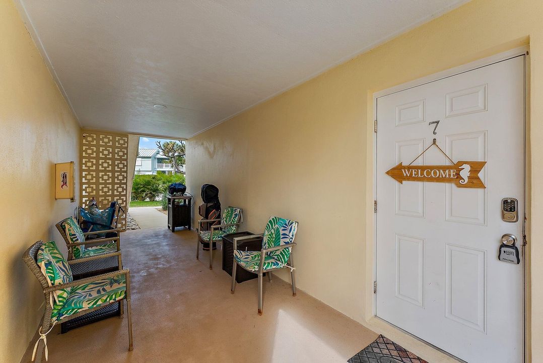 待售: $399,900 (2 贝兹, 2 浴室, 1093 平方英尺)