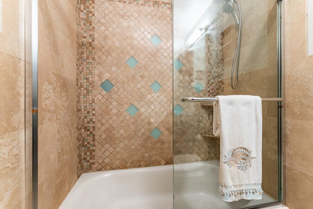 待售: $399,900 (2 贝兹, 2 浴室, 1093 平方英尺)