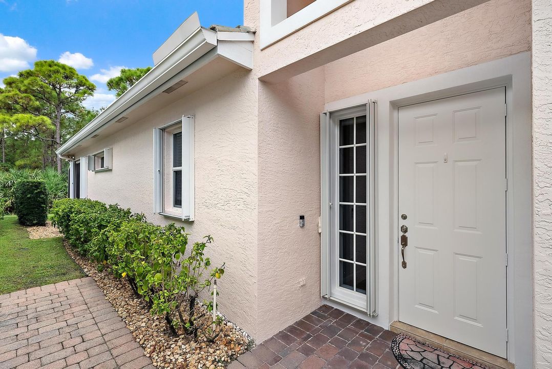 Под контрактом: $435,000 (3 спален, 2 ванн, 1549 Квадратных фут)