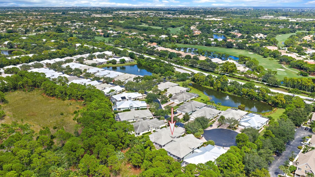 Под контрактом: $435,000 (3 спален, 2 ванн, 1549 Квадратных фут)