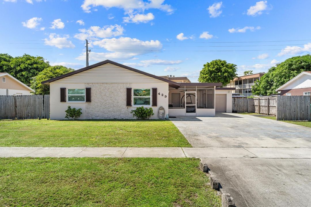 Recently Sold: $425,000 (2 beds, 2 baths, 1064 Square Feet)