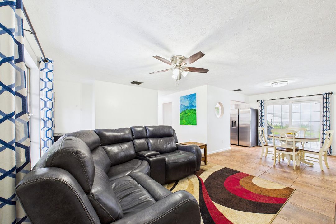 Под контрактом: $325,000 (4 спален, 2 ванн, 1635 Квадратных фут)