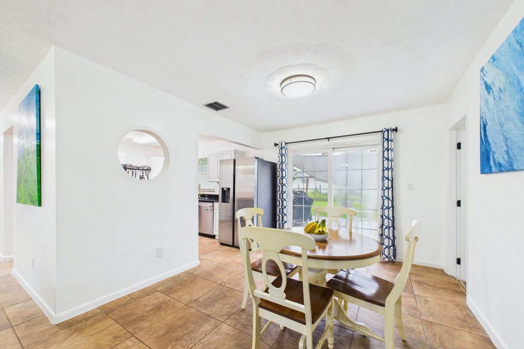 Под контрактом: $325,000 (4 спален, 2 ванн, 1635 Квадратных фут)