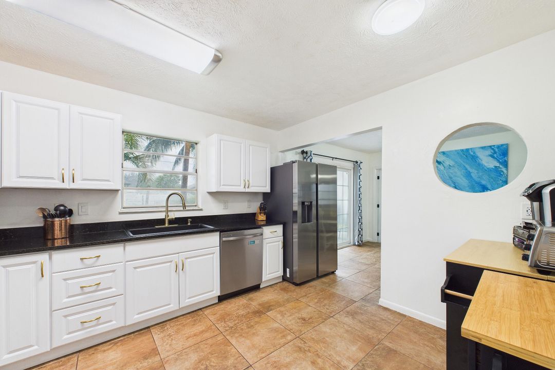 Под контрактом: $325,000 (4 спален, 2 ванн, 1635 Квадратных фут)