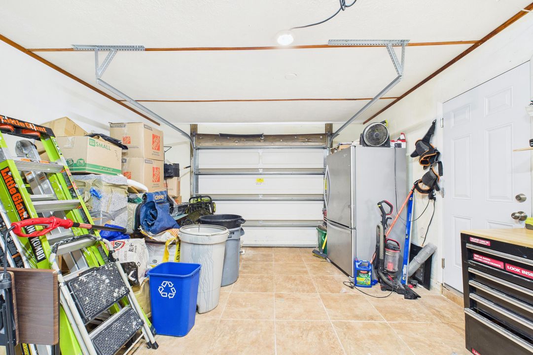 Под контрактом: $325,000 (4 спален, 2 ванн, 1635 Квадратных фут)