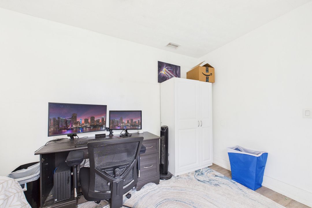 Под контрактом: $325,000 (4 спален, 2 ванн, 1635 Квадратных фут)