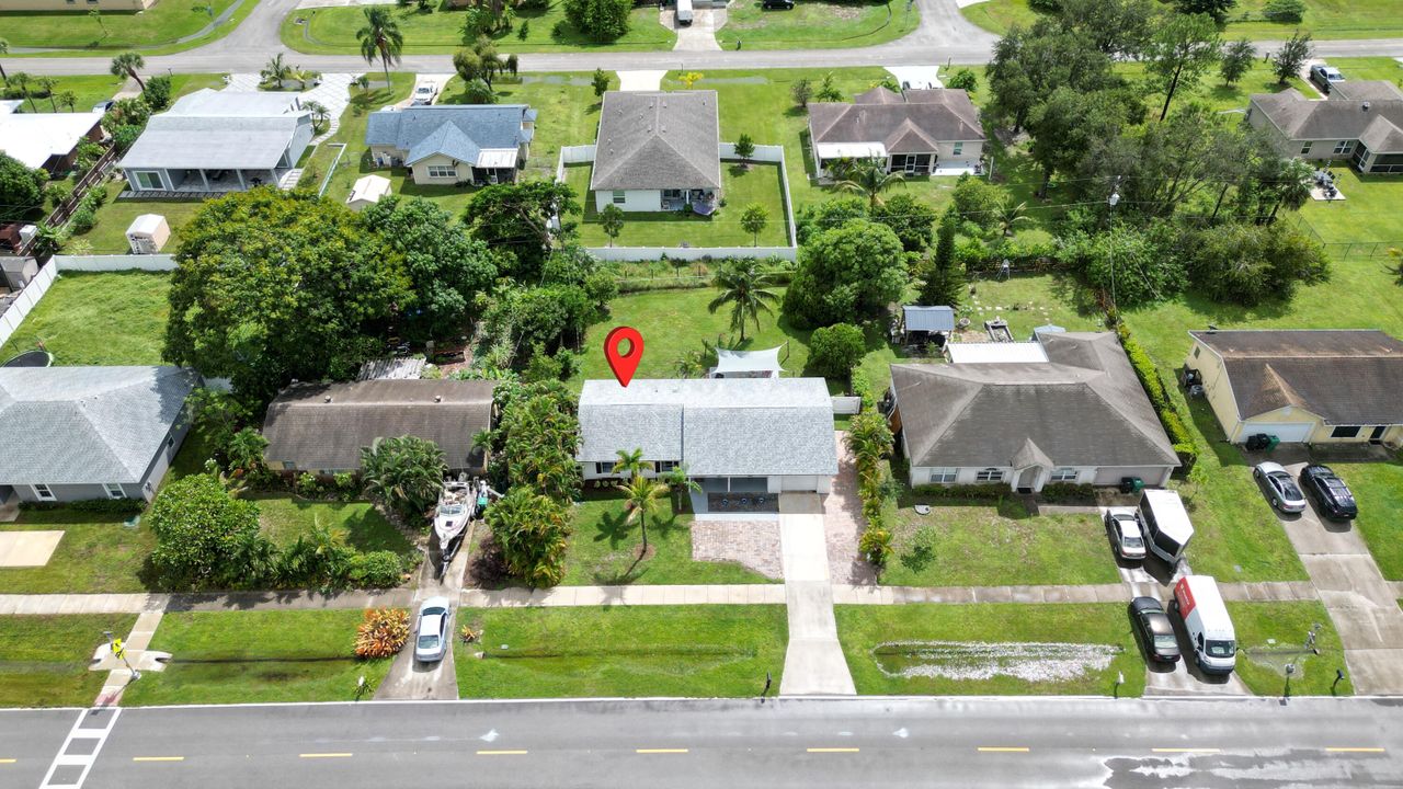 Под контрактом: $325,000 (4 спален, 2 ванн, 1635 Квадратных фут)