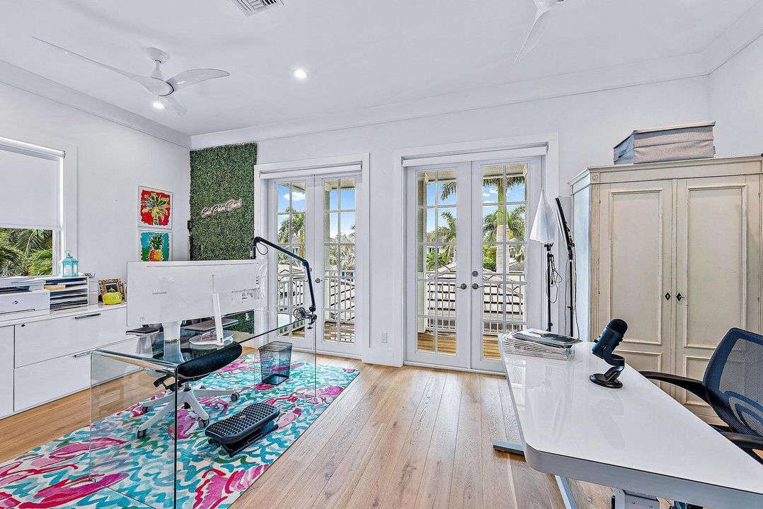 For Sale: $2,500,000 (5 beds, 4 baths, 3279 Square Feet)