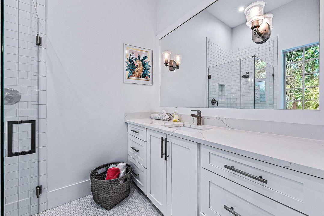 For Sale: $2,500,000 (5 beds, 4 baths, 3279 Square Feet)