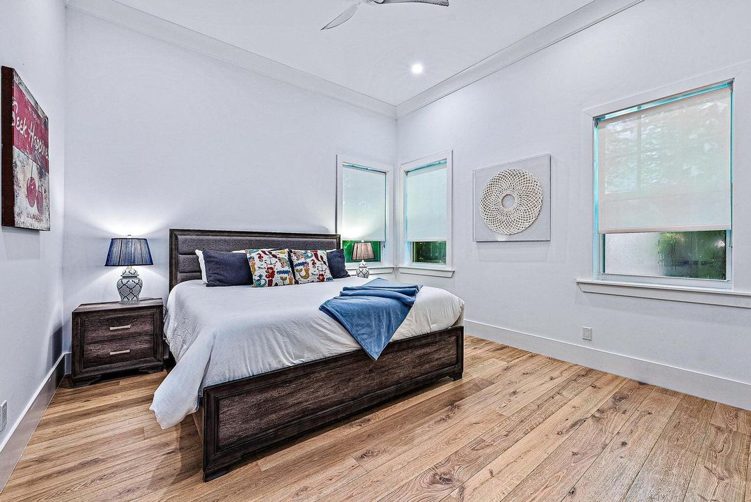 For Sale: $2,500,000 (5 beds, 4 baths, 3279 Square Feet)