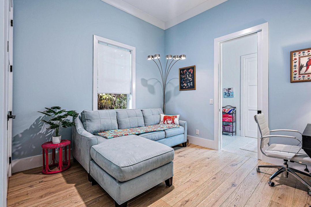 For Sale: $2,500,000 (5 beds, 4 baths, 3279 Square Feet)