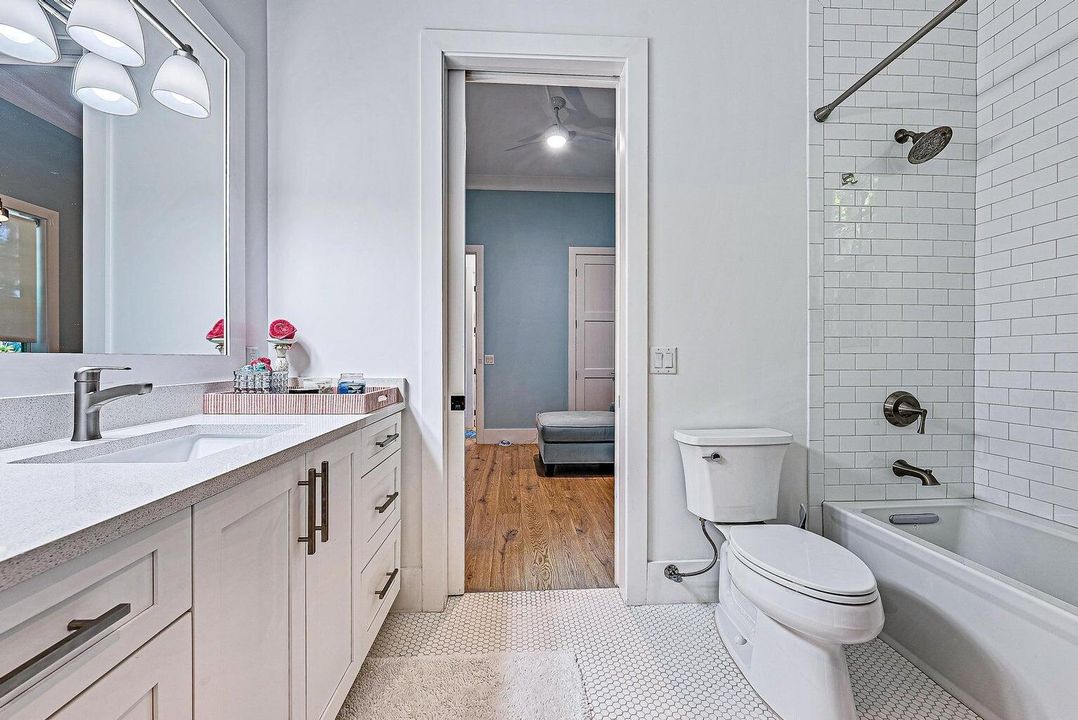 For Sale: $2,500,000 (5 beds, 4 baths, 3279 Square Feet)