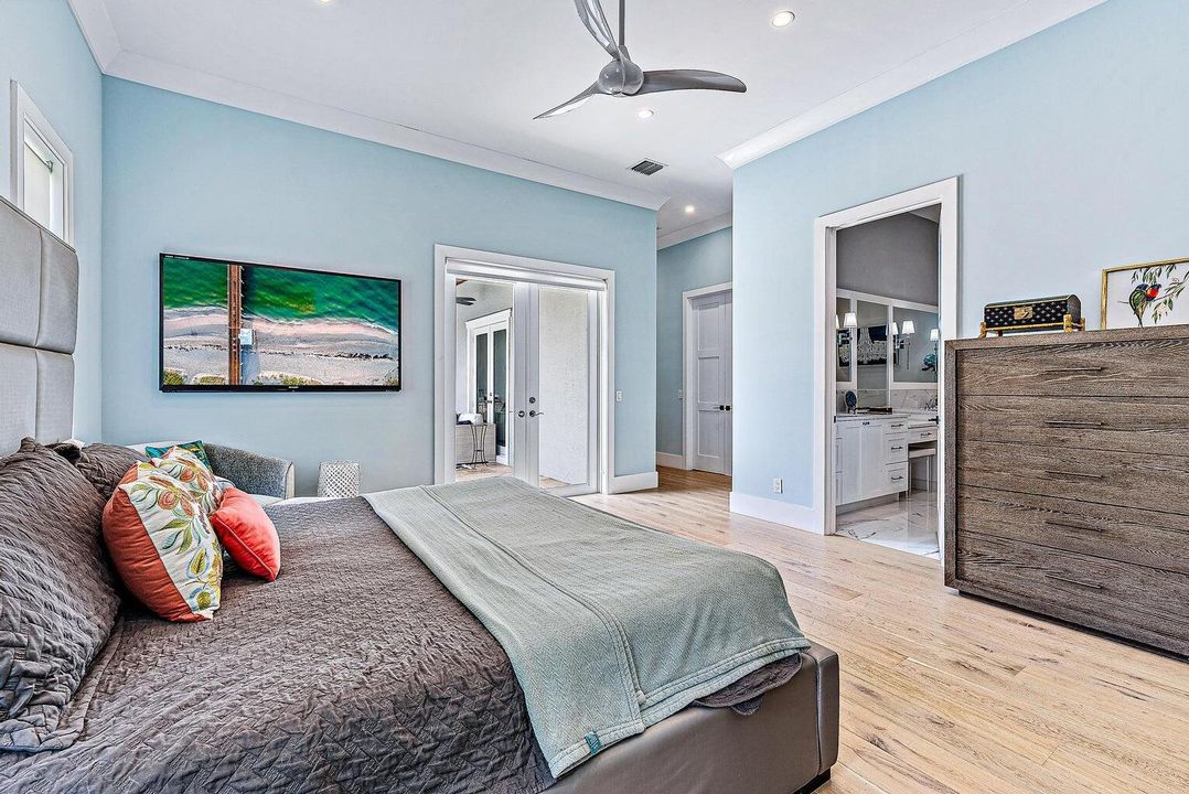 For Sale: $2,500,000 (5 beds, 4 baths, 3279 Square Feet)