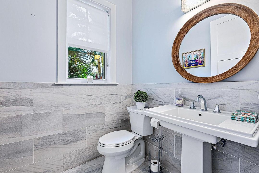 For Sale: $2,500,000 (5 beds, 4 baths, 3279 Square Feet)