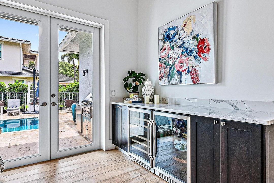 For Sale: $2,500,000 (5 beds, 4 baths, 3279 Square Feet)