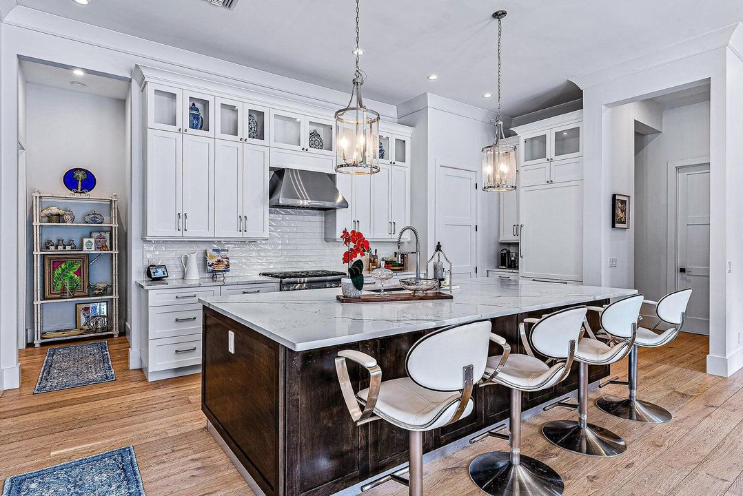 For Sale: $2,500,000 (5 beds, 4 baths, 3279 Square Feet)