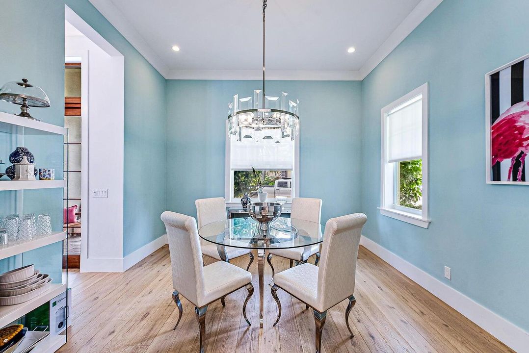 For Sale: $2,500,000 (5 beds, 4 baths, 3279 Square Feet)