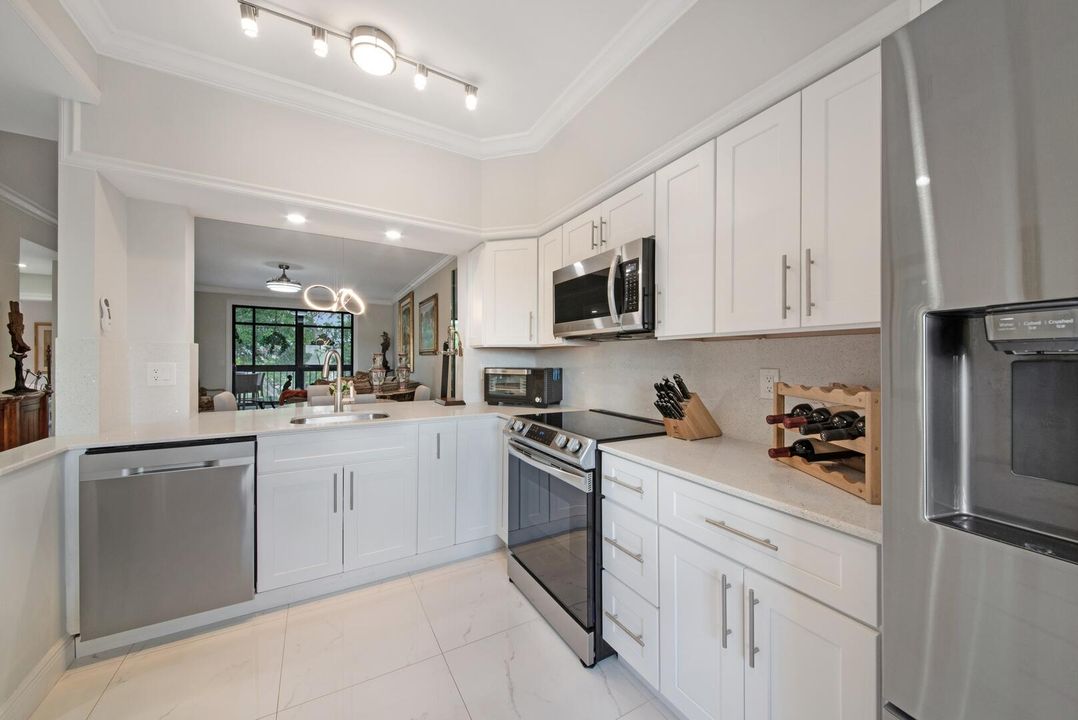 Под контрактом: $5,000 (2 спален, 2 ванн, 1339 Квадратных фут)