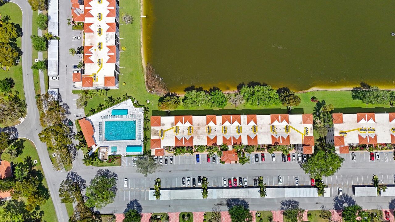 Под контрактом: $5,000 (2 спален, 2 ванн, 1339 Квадратных фут)