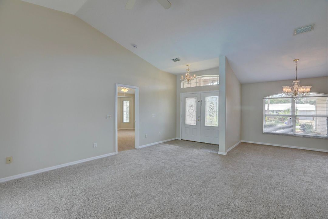 Под контрактом: $375,000 (3 спален, 2 ванн, 1848 Квадратных фут)