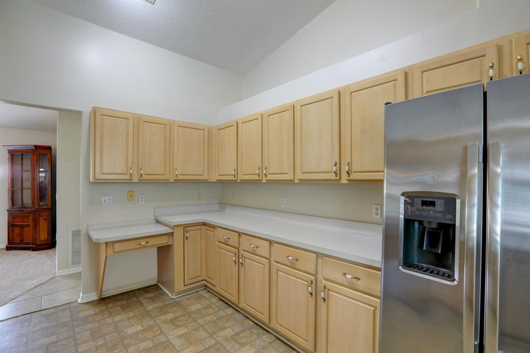 Под контрактом: $375,000 (3 спален, 2 ванн, 1848 Квадратных фут)