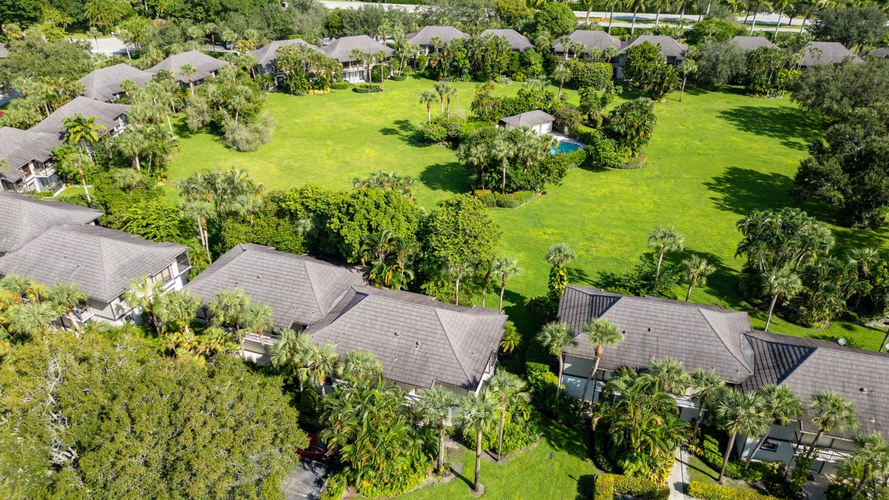 Active With Contract: $3,500 (1 beds, 1 baths, 900 Square Feet)