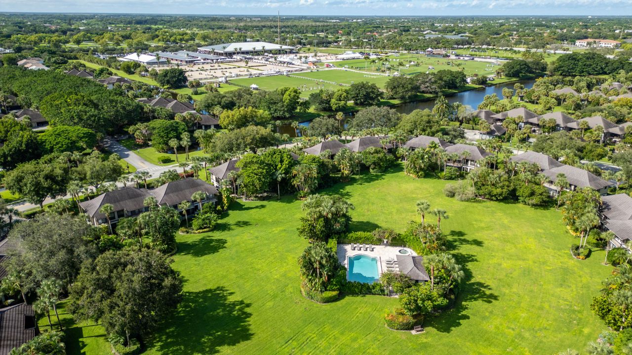 Active With Contract: $3,500 (1 beds, 1 baths, 900 Square Feet)