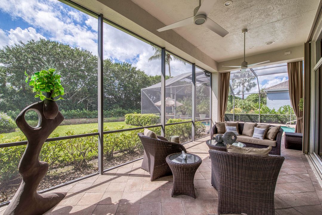 合同活跃: $2,400,000 (3 贝兹, 3 浴室, 3055 平方英尺)