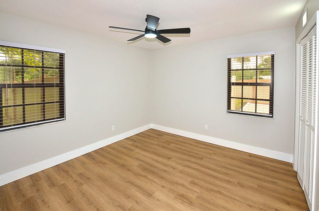 Active With Contract: $399,900 (3 beds, 2 baths, 1594 Square Feet)