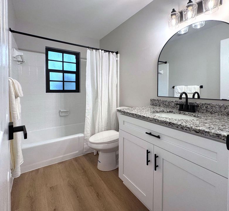 Active With Contract: $399,900 (3 beds, 2 baths, 1594 Square Feet)