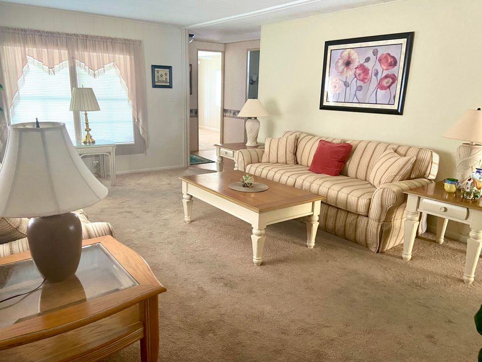 待售: $32,000 (2 贝兹, 2 浴室, 1080 平方英尺)