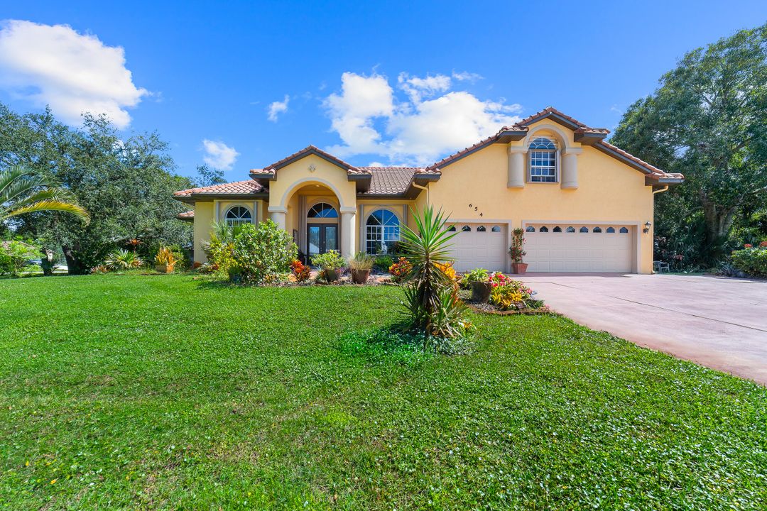 合同活跃: $698,900 (5 贝兹, 3 浴室, 3501 平方英尺)