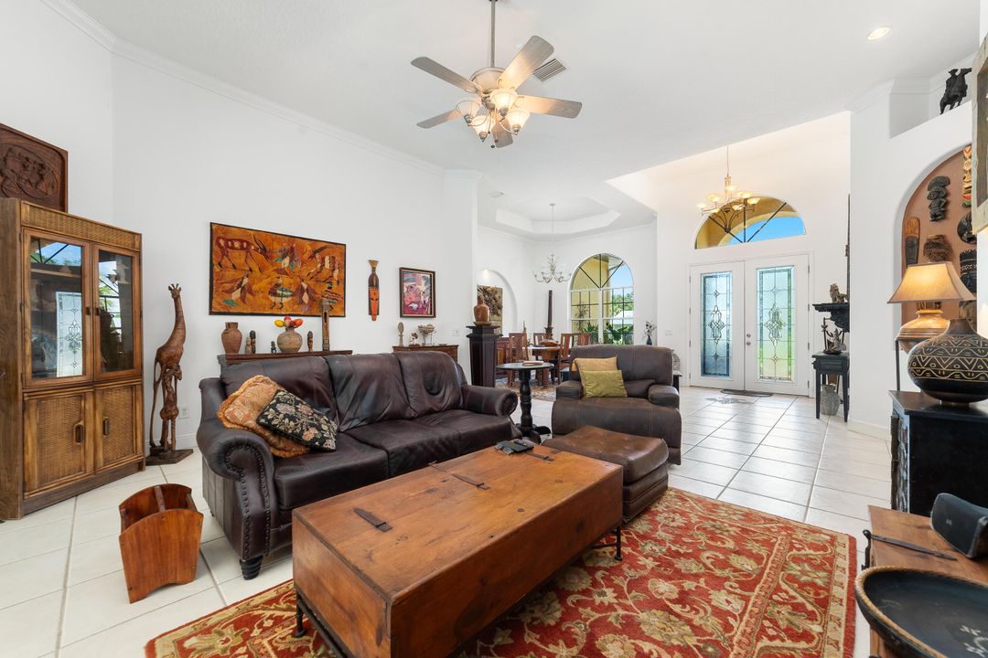 合同活跃: $698,900 (5 贝兹, 3 浴室, 3501 平方英尺)