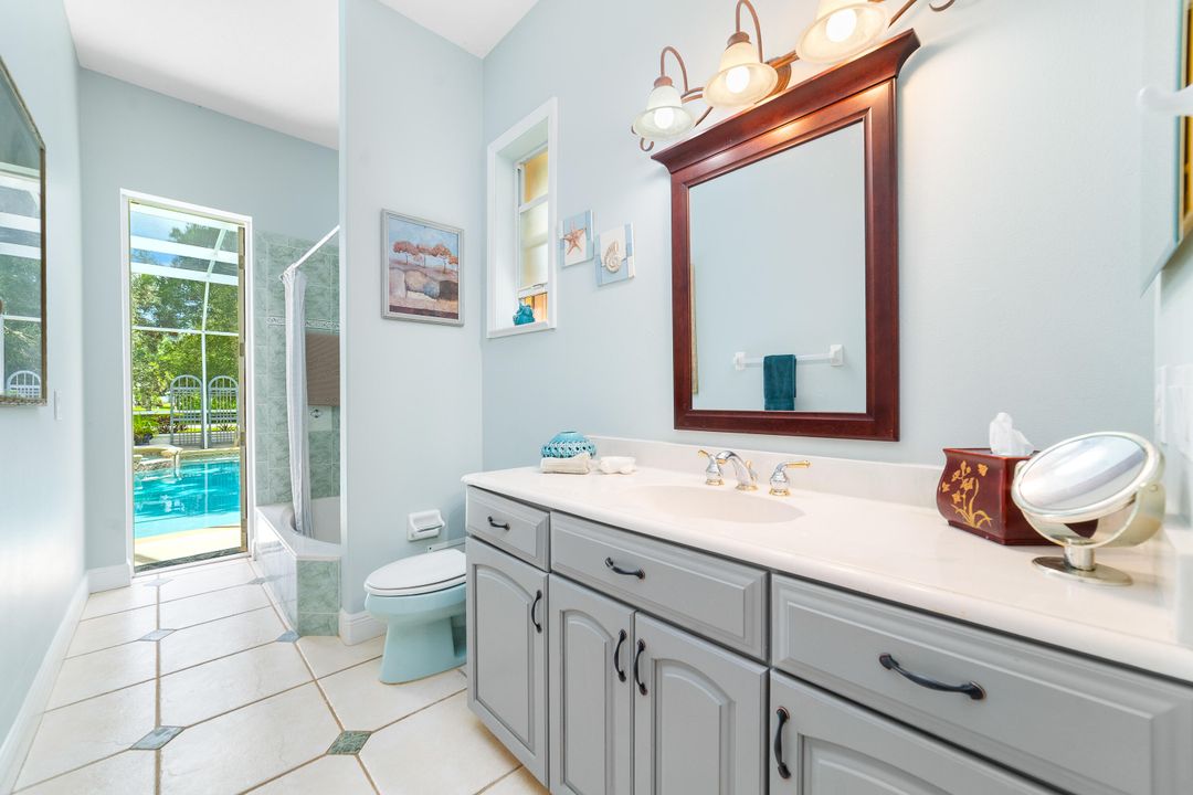 合同活跃: $698,900 (5 贝兹, 3 浴室, 3501 平方英尺)